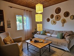 Marini Traditional Cottages