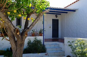 Marini Traditional Cottages