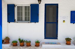 Marini Traditional Cottages