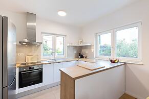 Olive Leaf - Ground Floor Apartment