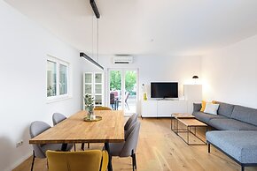 Olive Leaf - Ground Floor Apartment