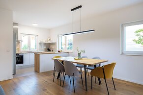 Olive Leaf - Ground Floor Apartment