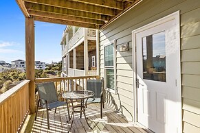 Atlantic Blue 4 Bedroom Townhouse by RedAwning