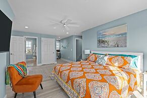 Atlantic Blue 4 Bedroom Townhouse by RedAwning