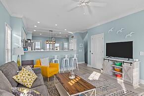 Atlantic Blue 4 Bedroom Townhouse by RedAwning
