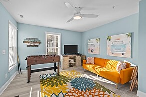 Atlantic Blue 4 Bedroom Townhouse by RedAwning