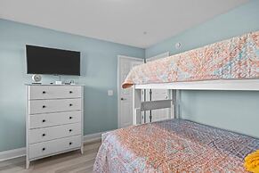 Atlantic Blue 4 Bedroom Townhouse by RedAwning