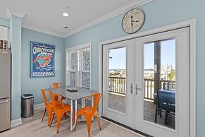 Atlantic Blue 4 Bedroom Townhouse by RedAwning