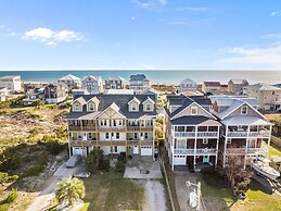 Atlantic Blue 4 Bedroom Townhouse by RedAwning