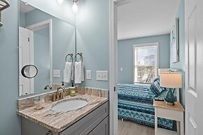 Atlantic Blue 4 Bedroom Townhouse by RedAwning