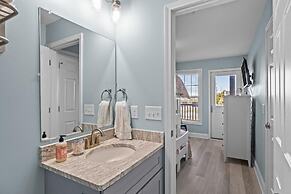 Atlantic Blue 4 Bedroom Townhouse by RedAwning