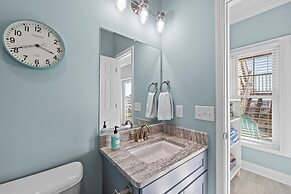 Atlantic Blue 4 Bedroom Townhouse by RedAwning