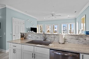 Atlantic Blue 4 Bedroom Townhouse by RedAwning