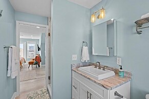 Atlantic Blue 4 Bedroom Townhouse by RedAwning