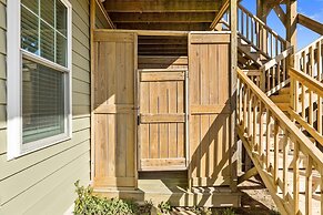 Atlantic Blue 4 Bedroom Townhouse by RedAwning