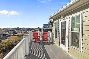 Atlantic Blue 4 Bedroom Townhouse by RedAwning
