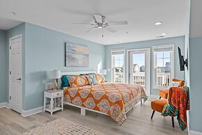 Atlantic Blue 4 Bedroom Townhouse by RedAwning