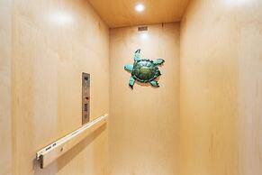 Atlantic Blue 4 Bedroom Townhouse by RedAwning