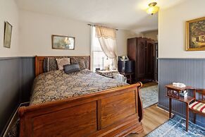 Carroll Cottage 1 Bedroom by Main Street Bed & Breakfast