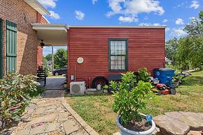 Carroll Cottage 1 Bedroom by Main Street Bed & Breakfast