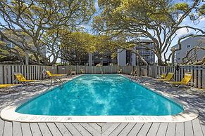 Shore Joy 3 Bedroom Condo by RedAwning