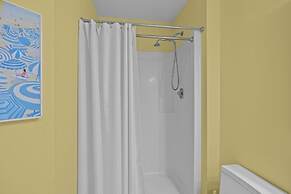 Shore Joy 3 Bedroom Condo by RedAwning