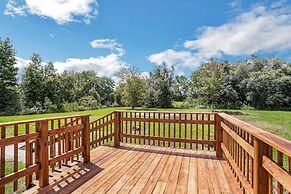 Relaxing 4br Hideaway In Groveland 4 Bedroom Cottage by RedAwning