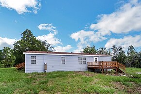 Relaxing 4br Hideaway In Groveland 4 Bedroom Cottage by RedAwning
