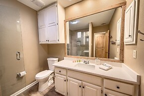 Cw Chb216 Club Paradise 4 Bedroom Condo by RedAwning