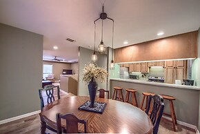 Cw Chb216 Club Paradise 4 Bedroom Condo by RedAwning