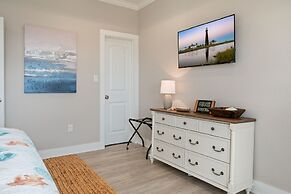 Crystal Villa 3 Bedroom Home by RedAwning