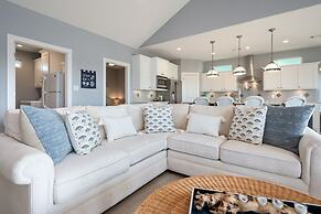 Crystal Villa 3 Bedroom Home by RedAwning