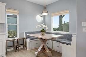 Crystal Villa 3 Bedroom Home by RedAwning