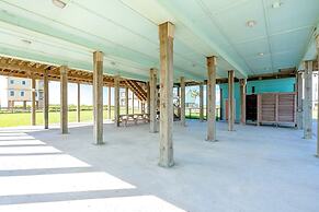 Crystal Villa 3 Bedroom Home by RedAwning