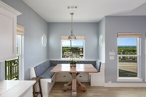 Crystal Villa 3 Bedroom Home by RedAwning