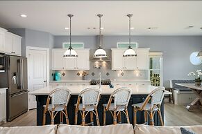 Crystal Villa 3 Bedroom Home by RedAwning