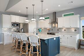 Crystal Villa 3 Bedroom Home by RedAwning