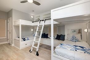 Crystal Villa 3 Bedroom Home by RedAwning