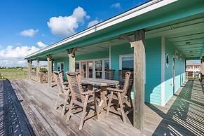 Crystal Villa 3 Bedroom Home by RedAwning