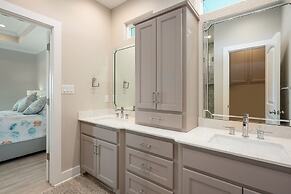 Crystal Villa 3 Bedroom Home by RedAwning