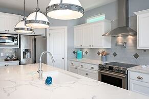 Crystal Villa 3 Bedroom Home by RedAwning