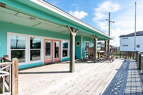 Crystal Villa 3 Bedroom Home by RedAwning