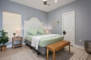 Crystal Villa 3 Bedroom Home by RedAwning