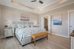 Crystal Villa 3 Bedroom Home by RedAwning