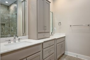 Crystal Villa 3 Bedroom Home by RedAwning