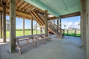 Crystal Villa 3 Bedroom Home by RedAwning