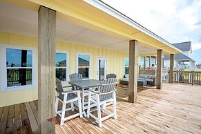 Sandpiper Cove 4 Bedroom Home by RedAwning