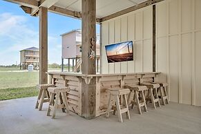 Sandpiper Cove 4 Bedroom Home by RedAwning