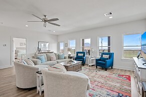 Sandpiper Cove 4 Bedroom Home by RedAwning