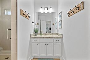 Sandpiper Cove 4 Bedroom Home by RedAwning